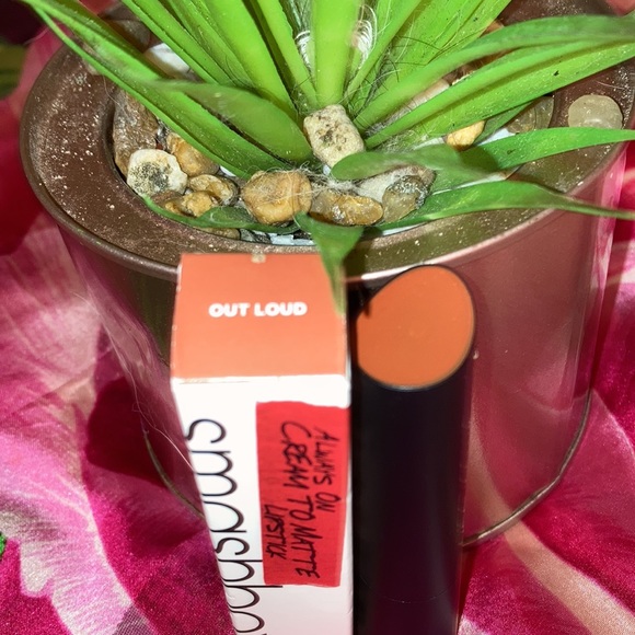 ๐Brand New wonderful lipstick ๐ by Smashbox. - Picture 2 of 8